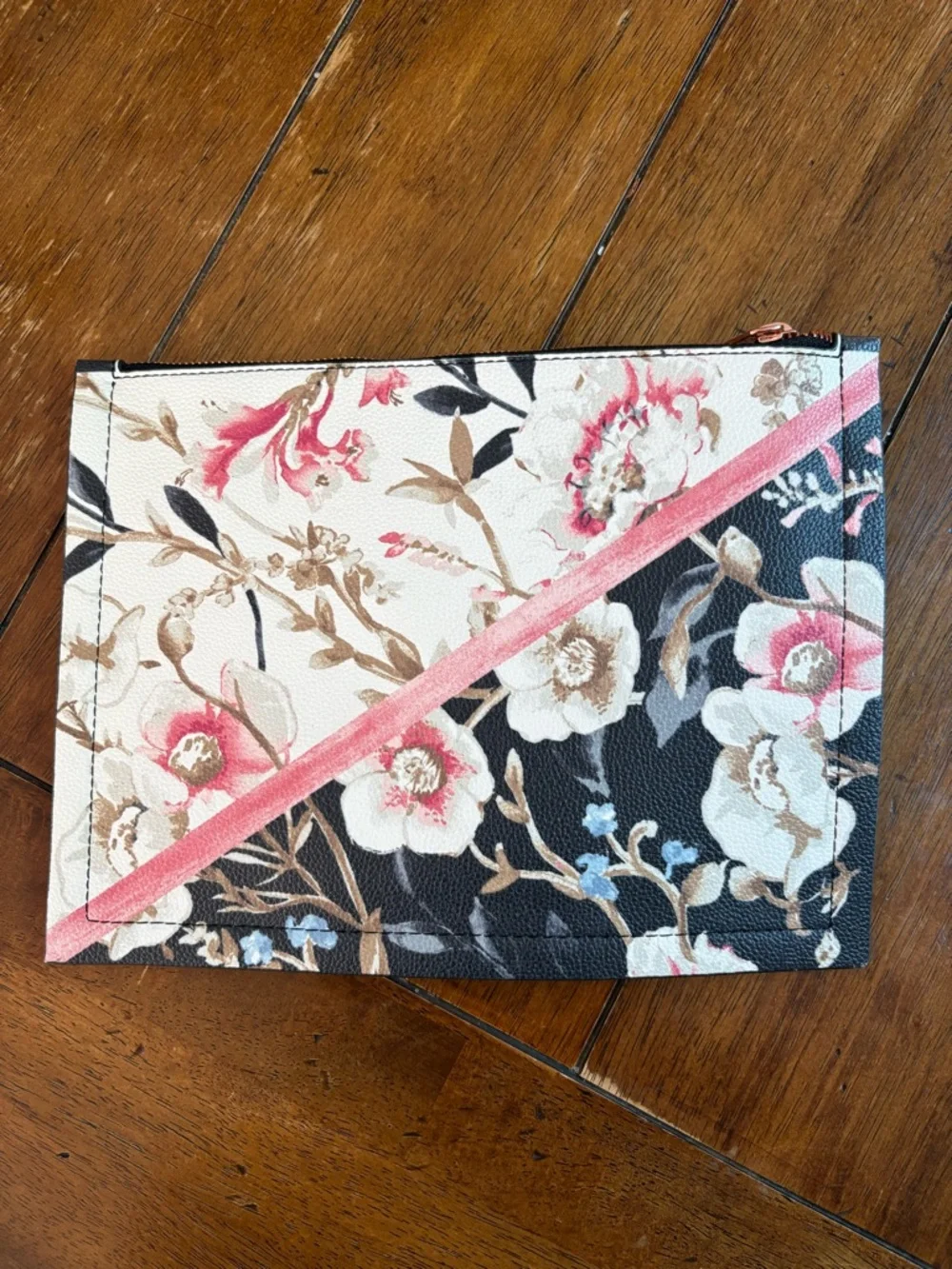 White House Black Market Floral Zip Pouch Clutch in Black, Cream & Pink - Picture 3 of 6